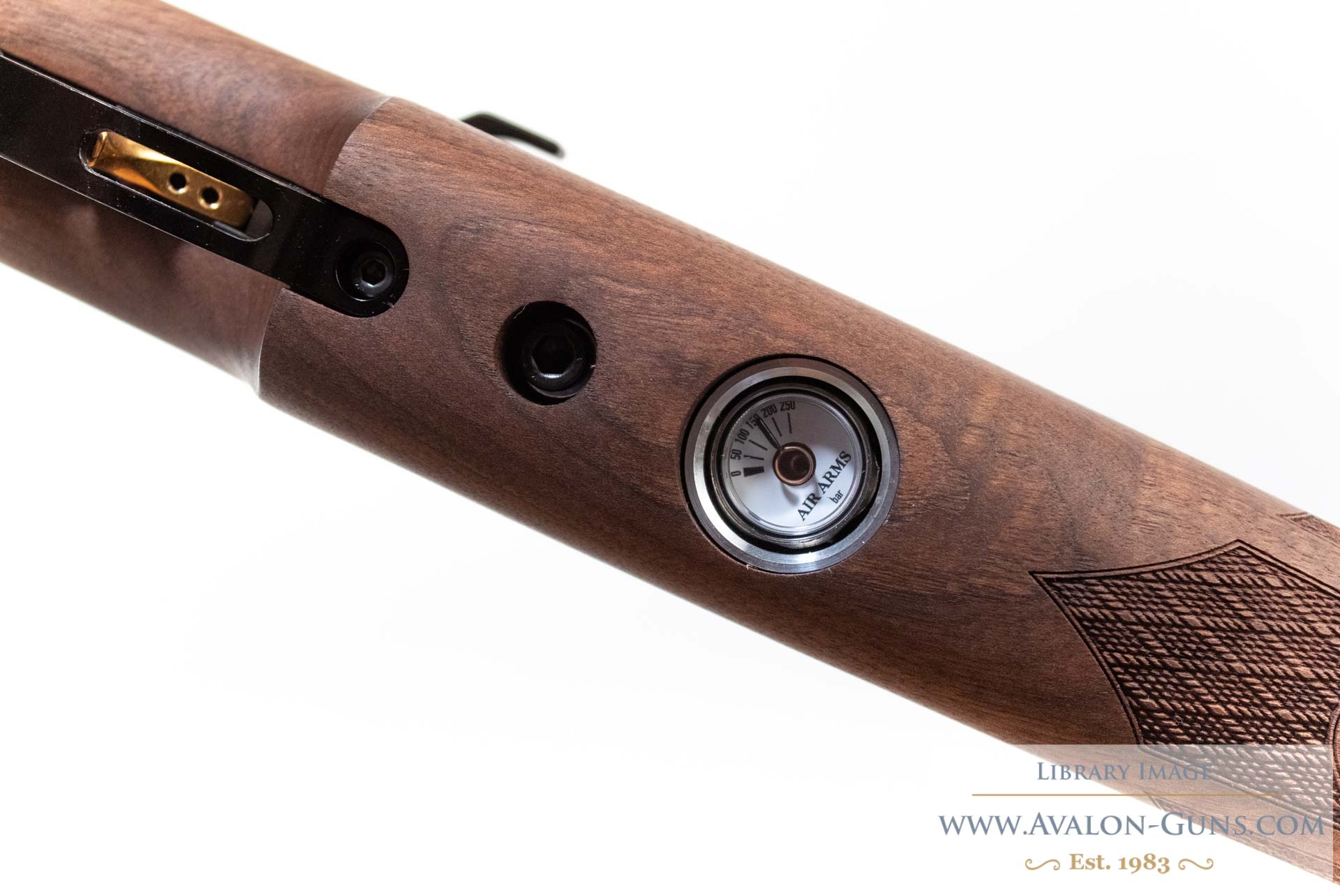 AIR ARMS .177 S510 CARBINE WALNUT THUMBHOLE