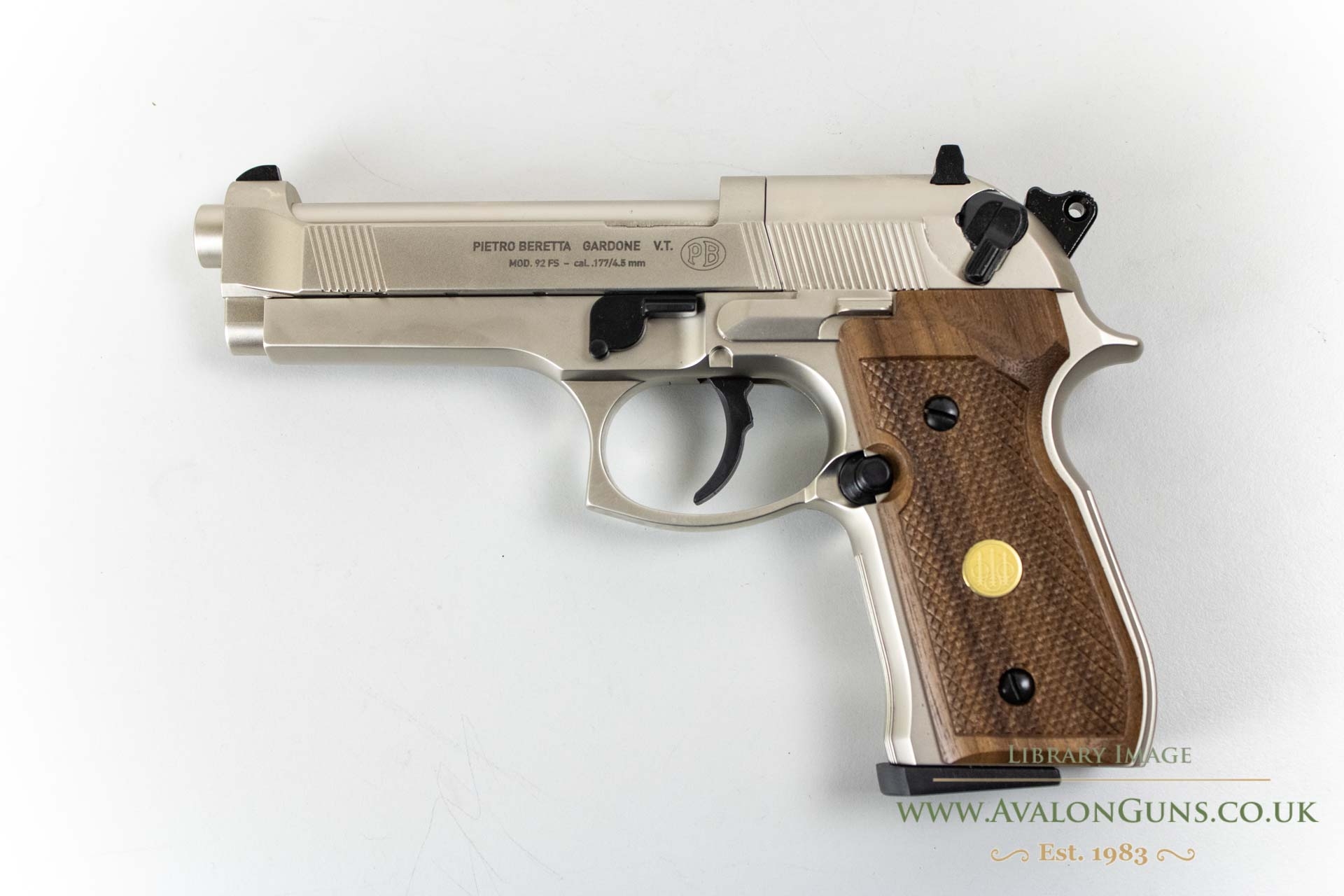 UMAREX .177 BERETTA M92 FS NICKEL WOOD GRIP