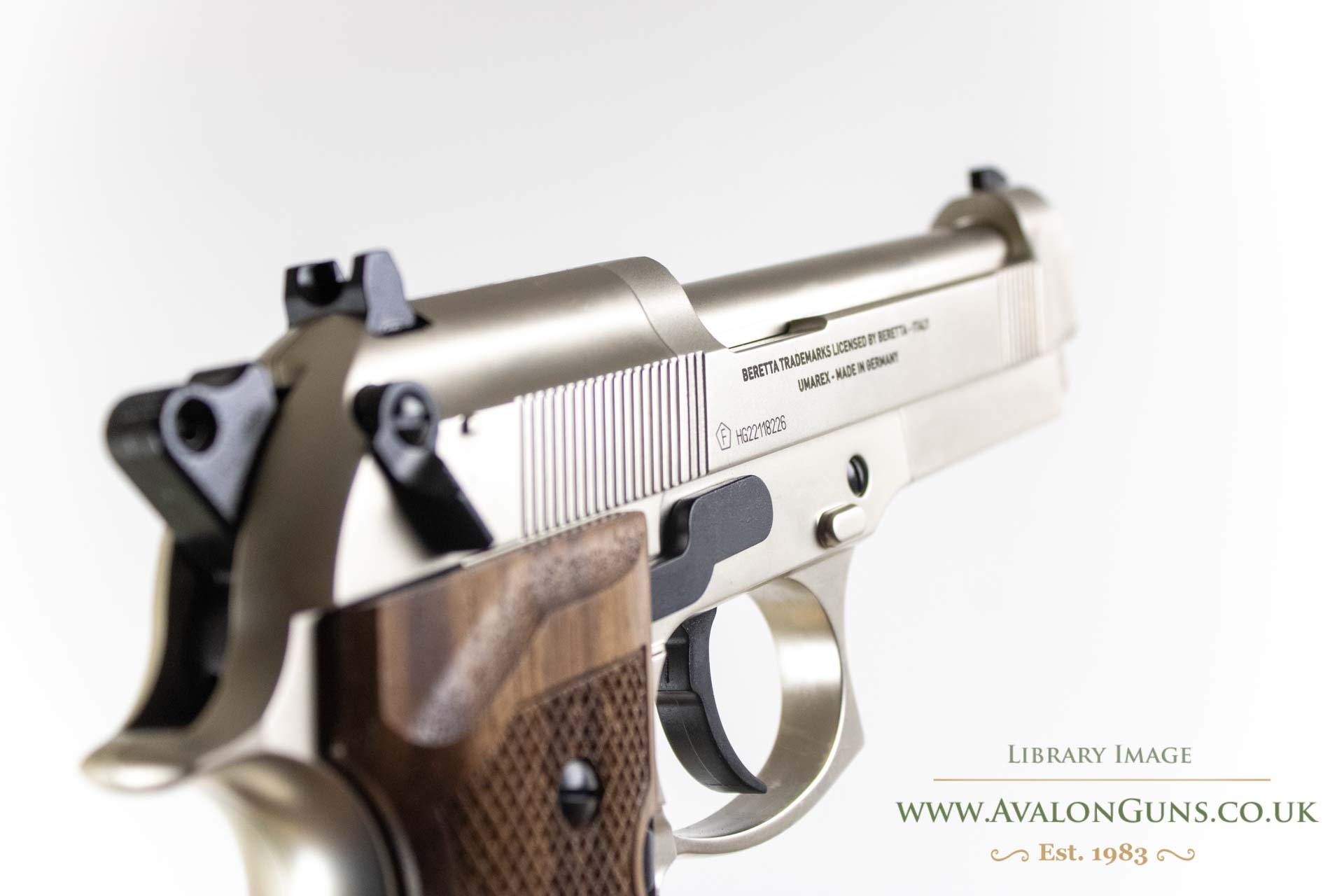 UMAREX .177 BERETTA M92 FS NICKEL WOOD GRIP