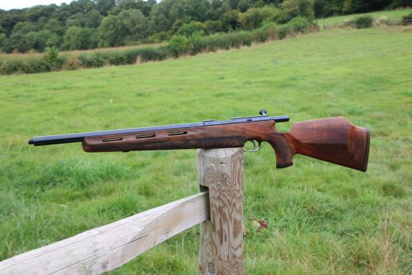 WEIHRAUCH .17 HMR HW66 JAGDMATCH, EXCELLENT WALNUT, AS NEW!