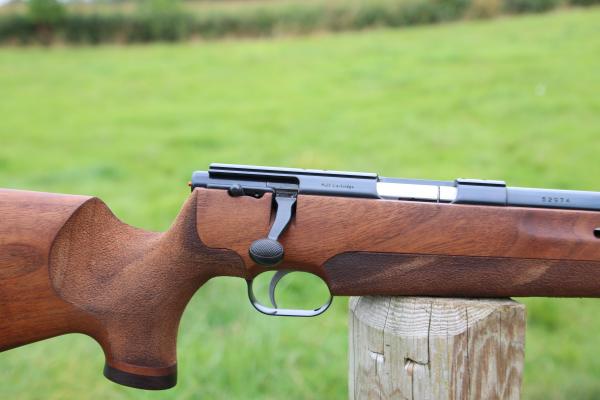 WEIHRAUCH .17 HMR HW66 JAGDMATCH, EXCELLENT WALNUT, AS NEW!