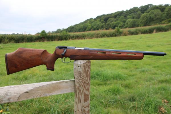 WEIHRAUCH .17 HMR HW66 JAGDMATCH, EXCELLENT WALNUT, AS NEW!