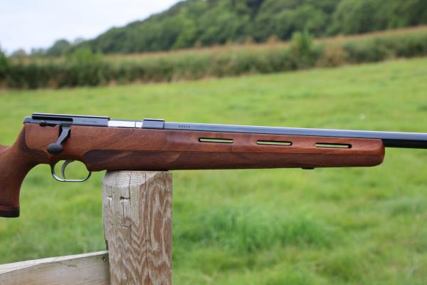 WEIHRAUCH .17 HMR HW66 JAGDMATCH, EXCELLENT WALNUT, AS NEW!