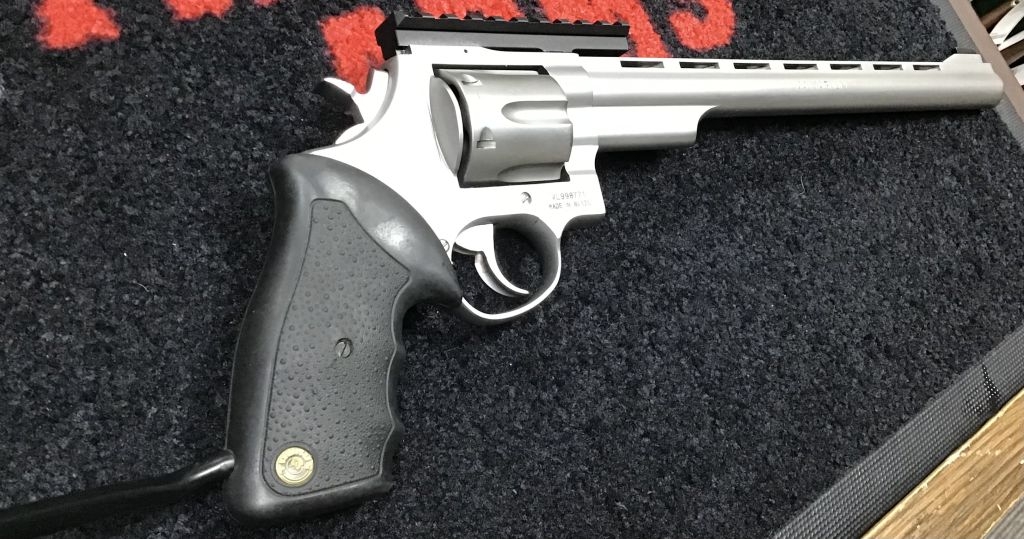 TAURUS .44 MAGNUM  UNKNOWN