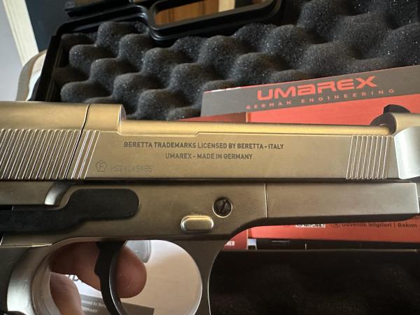 UMAREX .177 BERETTA 92FS NICKEL AND WOOD