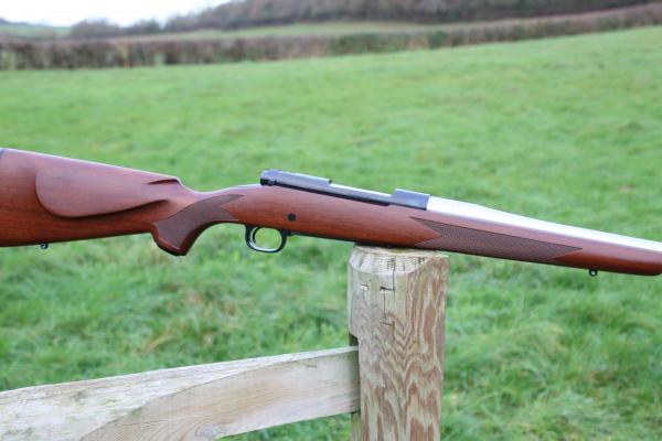 WINCHESTER .240 Weatherby MODEL 70 CUSTOM