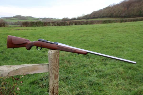 WINCHESTER .240 Weatherby MODEL 70 CUSTOM