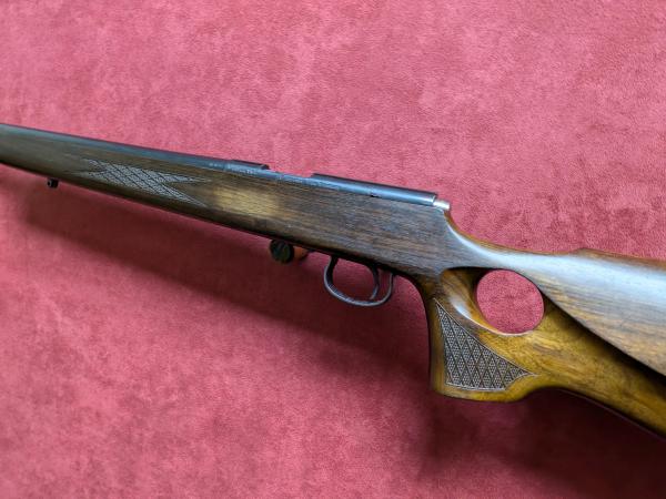 ANSCHUTZ .17 HMR 1517 THUMBHOLE