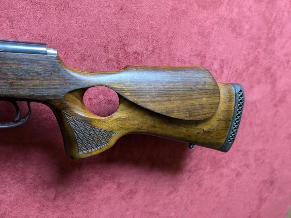 ANSCHUTZ .17 HMR 1517 THUMBHOLE