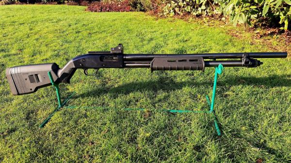 MOSSBERG 12 Gauge 590 PERSUADER