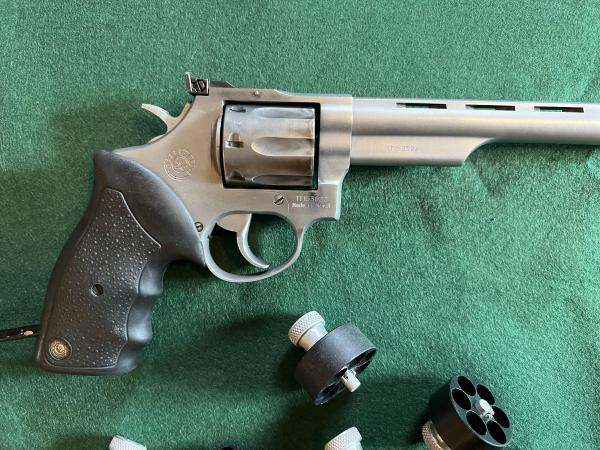 TAURUS .357 MAGNUM Model 66 Long Barrel Pistol