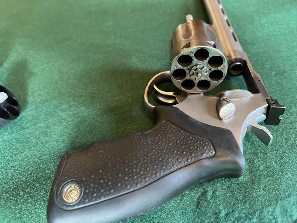 TAURUS .357 MAGNUM Model 66 Long Barrel Pistol