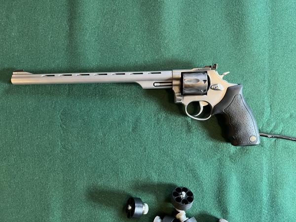 TAURUS .357 MAGNUM Model 66 Long Barrel Pistol