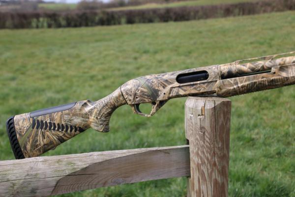 BENELLI 12 Gauge 12g SUPER NOVA CAMO, NEAR NEW