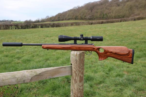 CZ .17 HMR 17 THUMBHOLE OUTFIT, VGC & READY TO USE