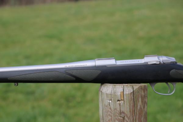 SAKO .243 85 STAINLESS SYNTHETIC, GOOD BORE